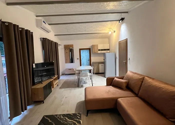 Pensión Sajmir Përmet