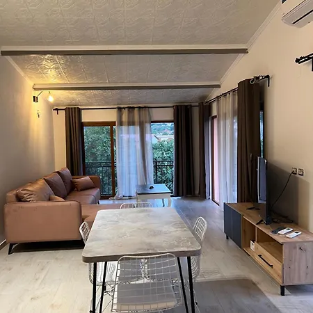 Sajmir 게스트하우스 3*