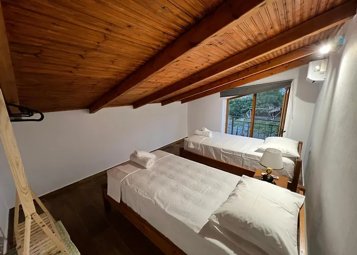 Sajmir בית הארחה 3*